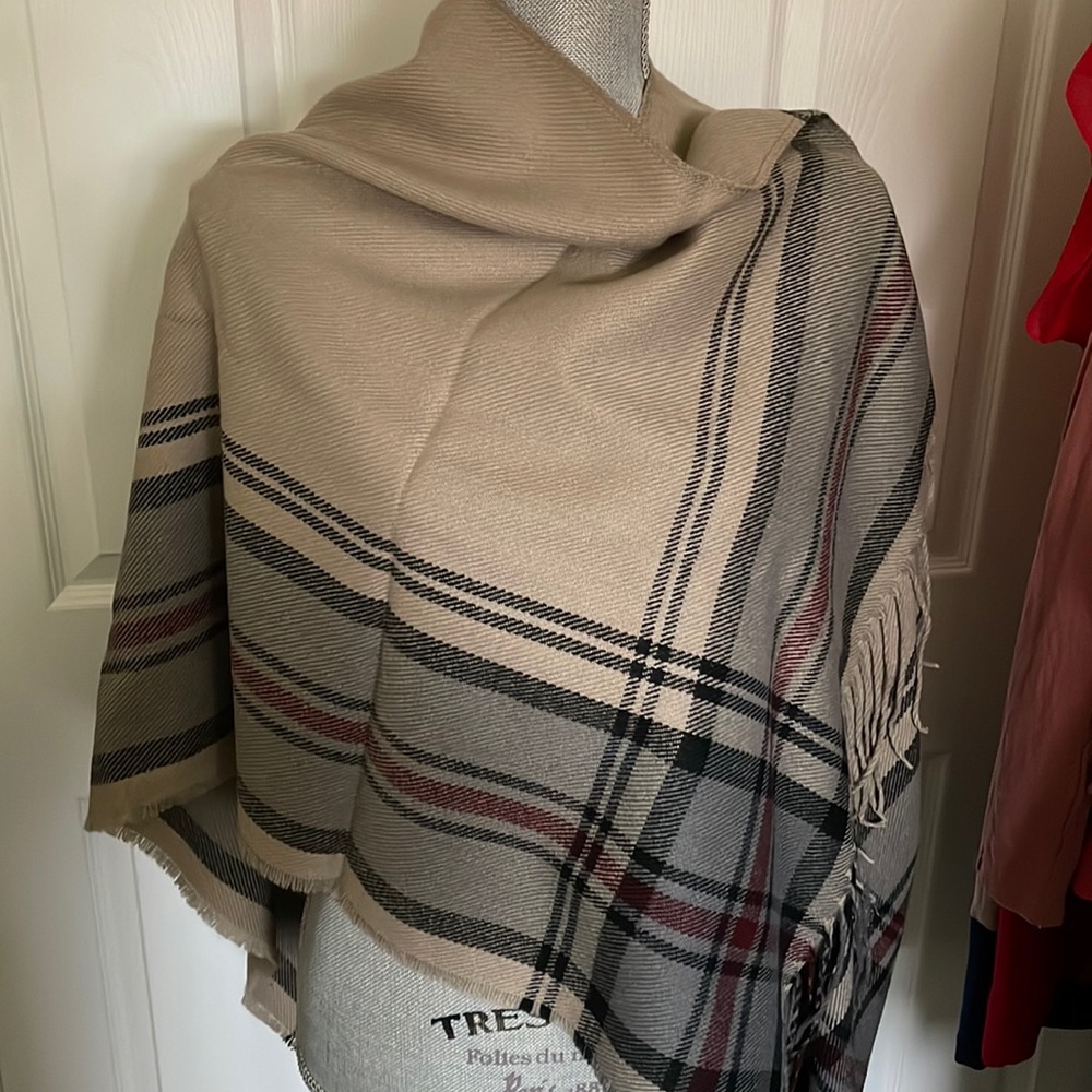 NWOT Shawl/poncho with notch for your neck